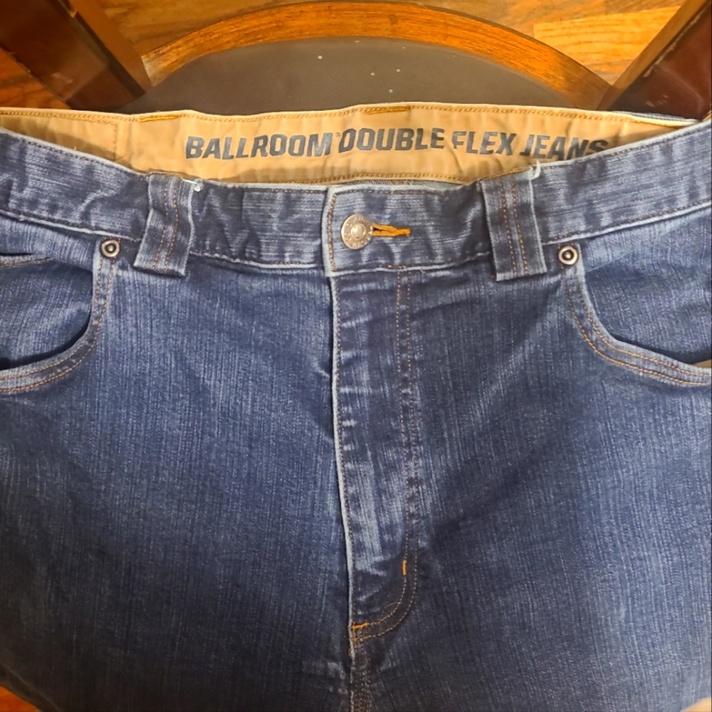 Mens Duluth Trading Co Jeans 40-32. It’s more like 38” waist.